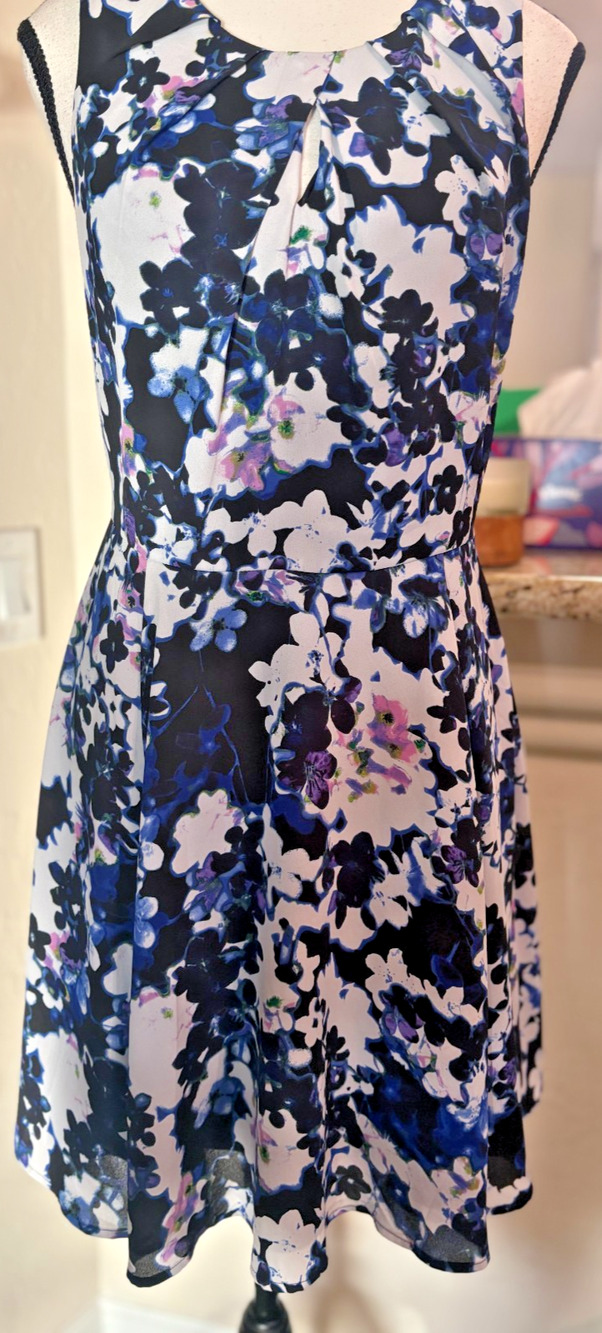 Express 8 Black White Blue Floral Sleeveless Fit and Flare Shift Mini Dress